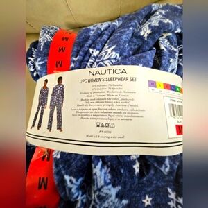 Snowflake SET fleece white and Blue Winter Pajamas Medium Nautica long sleeve